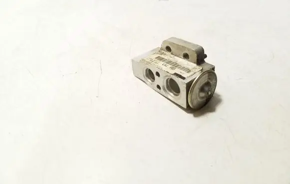 Volkswagen Golf Plus Air conditioning (A/C) expansion valve 1K1820103