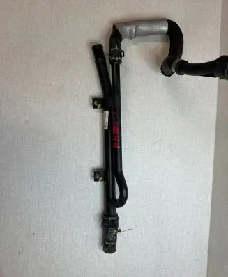 Volkswagen Touareg II Engine coolant pipe/hose 7P6121070AP