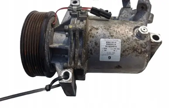 Nissan Juke I F15 Air conditioning (A/C) compressor (pump) 926003ZL1A
