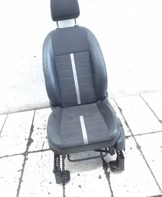 Ford Kuga I Front driver seat C214 250184