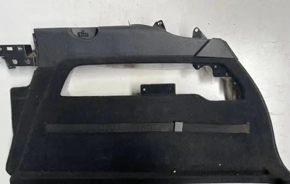 Volkswagen Touareg II Trunk/boot side trim panel 7P6867038