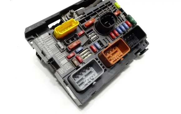 Citroen C4 I Picasso BSM Control unit 9667044880 12324501