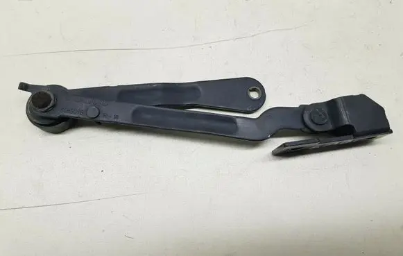 Volvo XC90 Tailgate check strap stopper 8659076