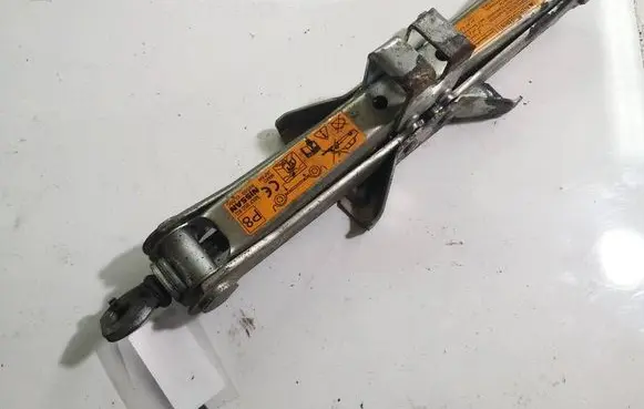 Nissan Tiida C11 Lift Jack 