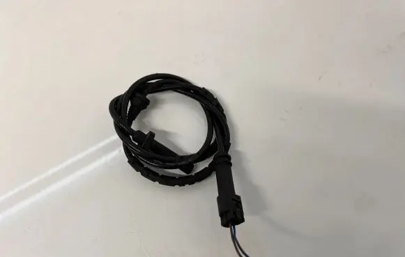 BMW 5 E60 E61 ABS brake wheel speed sensor 6908705