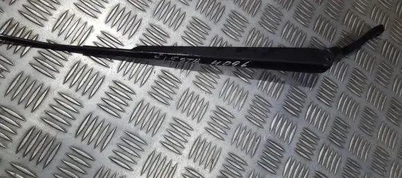 Front wiper blade arm