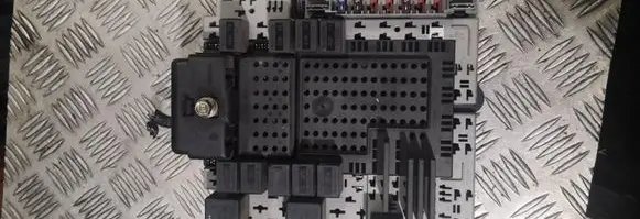 Volvo S60 Fuse module 30679527