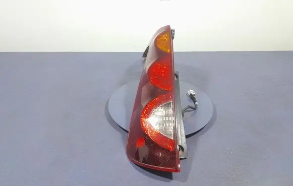 Nissan Note (E11) Rear/tail lights