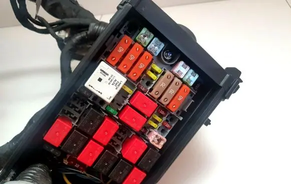 Jeep Compass Fuse box set 68328654AE