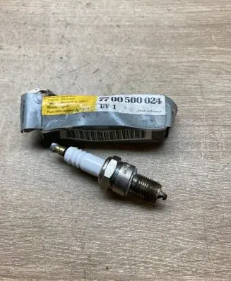 Renault 19 Spark plug 7700500024