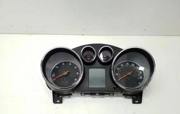 Opel Zafira C Speedometer (instrument cluster) 13460586