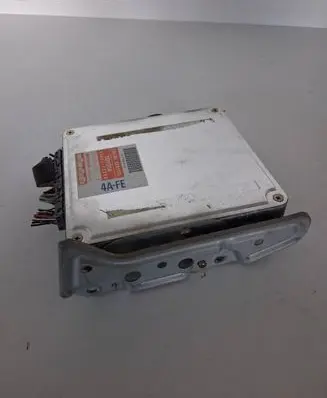 Toyota Corolla E110 Engine control unit/module 1757004251 8966112880