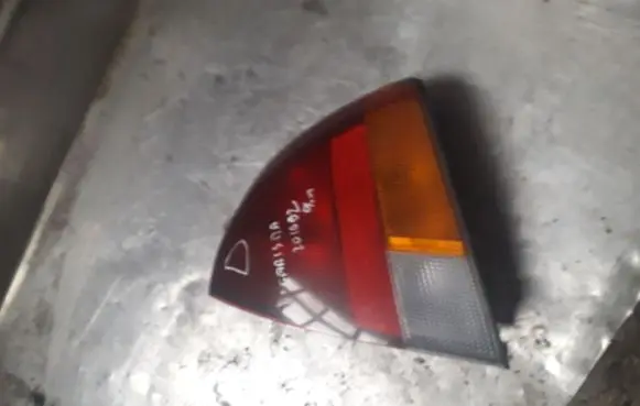 Mitsubishi Carisma Rear/tail lights