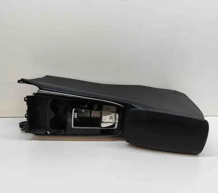 Mazda CX-30 Center console DMST64420A