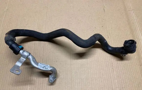 Land Rover Range Rover Sport L494 Engine coolant pipe/hose FPLA8C202CA D31HA 21062016