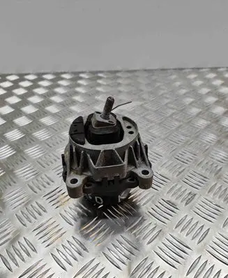 Engine mount bracket