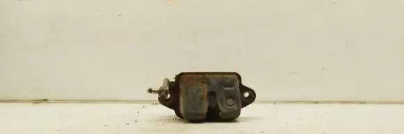 Subaru Forester SF Loading door lock 