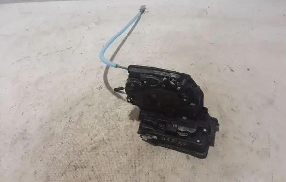 BMW X3 G01 Front door lock 9492091