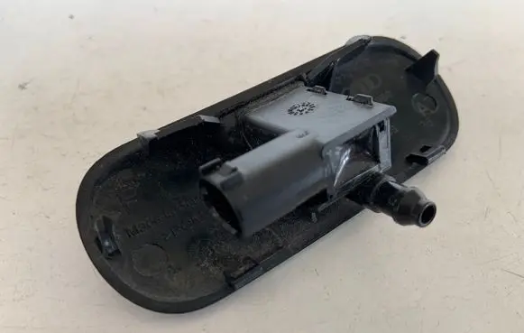 Audi A7 S7 4G Windshield washer spray nozzle 4G8955988
