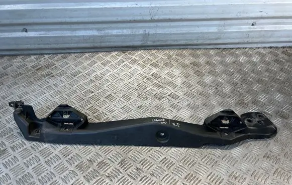 Fender mounting bracket