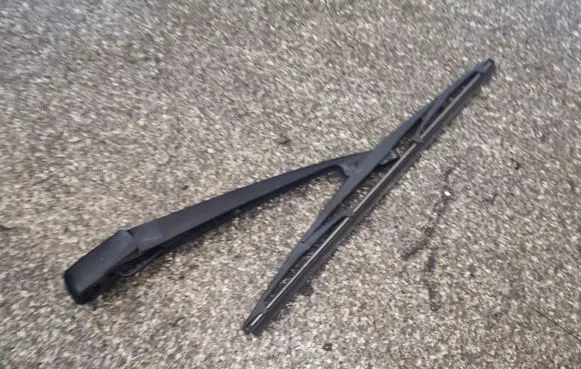 Subaru Forester SH Rear wiper blade arm