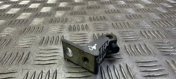 Skoda Superb B8 (3V) Front door upper hinge 8X0831403E