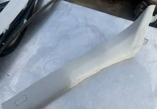 BMW 3 E90 E91 (A) pillar trim 7058331