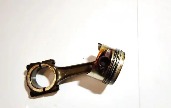 Citroen Xsara Piston with connecting rod