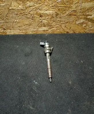 BMW 3 F30 F35 F31 Fuel injector 0445110601