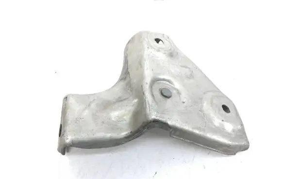 Audi A6 S6 C8 4K Rear bumper mounting bracket 4K0807330 SPA1UJC4 04S1724