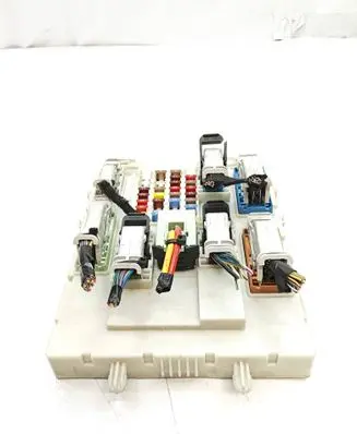 Volvo V40 Fuse module 31453131 8904343424