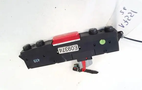Alfa Romeo 147 Hazard light switch e09374