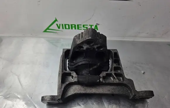 Engine mount bracket