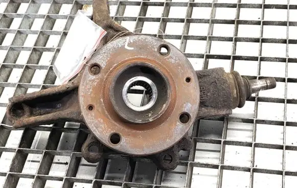 Front wheel hub spindle knuckle