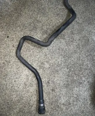 BMW 5 E39 Engine coolant pipe/hose 64218378952
