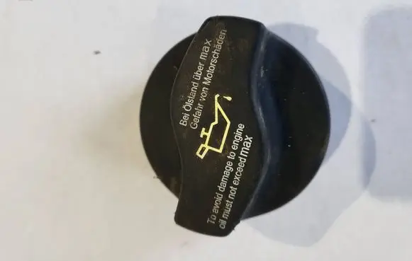 Mercedes-Benz B W247 Oil filler cap A0000100385
