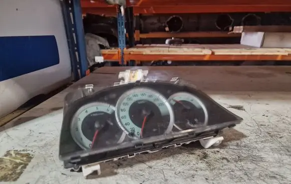 Speedometer (instrument cluster)