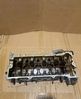 Nissan Micra Engine head 