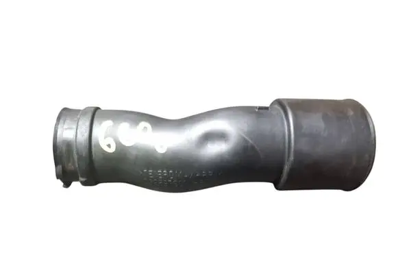 Opel Astra J Air intake hose/pipe 1039897S01