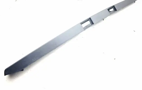 Opel Vivaro Tailgate trim 