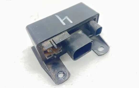 Glow plug pre-heat relay