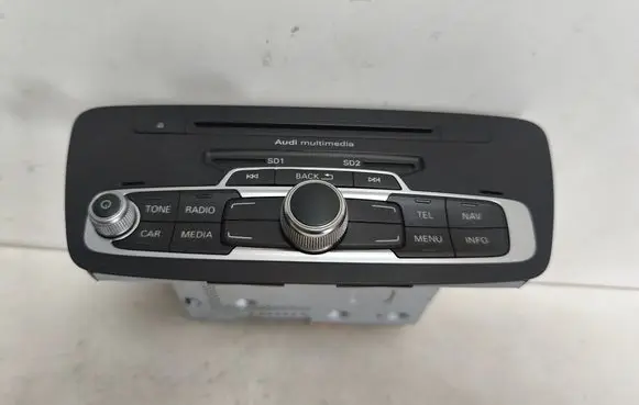 Audi Q3 8U Radio/CD/DVD/GPS head unit 8U0035193C 8U0035193A