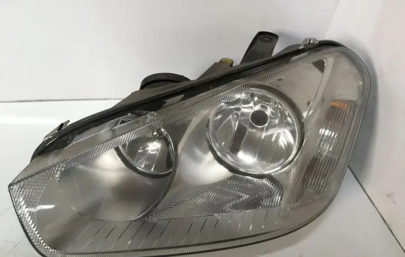 Ford C-MAX I Headlight/headlamp