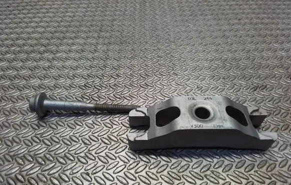 Volkswagen Transporter - Caravelle T5 Fuel Injector clamp holder 03L216V300