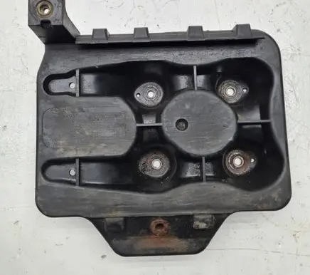 Skoda Octavia Mk1 (1U) Battery tray 1J0804373