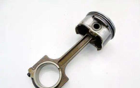 Volvo S40 Piston with connecting rod 083078