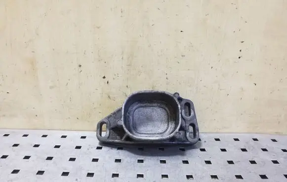 Audi A6 S6 C5 4B Engine mounting bracket 8D0199335Q