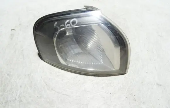 Volvo S60 Front indicator light 88204387