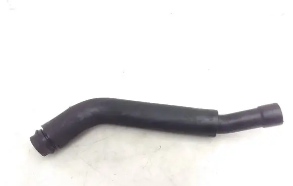 Mercedes-Benz Sprinter W906 Breather hose/pipe A6510100882