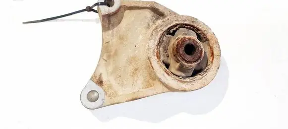 Toyota RAV 4 (XA30) Engine mount bracket 42120